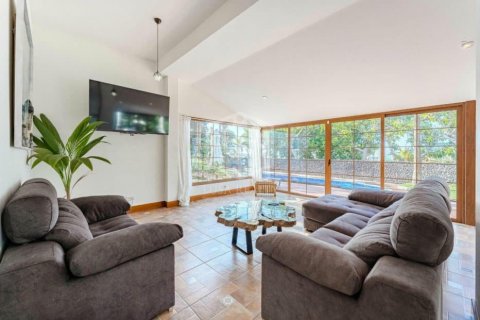 Villa for sale Arona, Tenerife, Spain 6 bedrooms, 350 sq.m. No. 111067 - photo 4