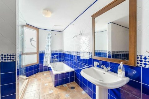 Villa for sale Arona, Tenerife, Spain 6 bedrooms, 350 sq.m. No. 111067 - photo 26