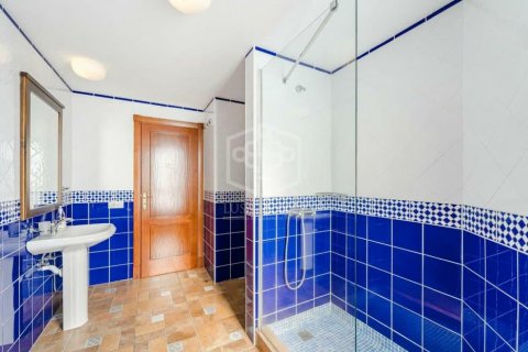 Villa for sale Arona, Tenerife, Spain 6 bedrooms, 350 sq.m. No. 111067 - photo 25