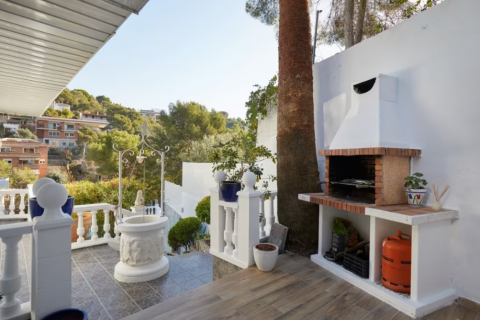 House for sale Castelldefels, Barcelona, Spain 5 bedrooms, 330 sq.m. No. 51726 - photo 12