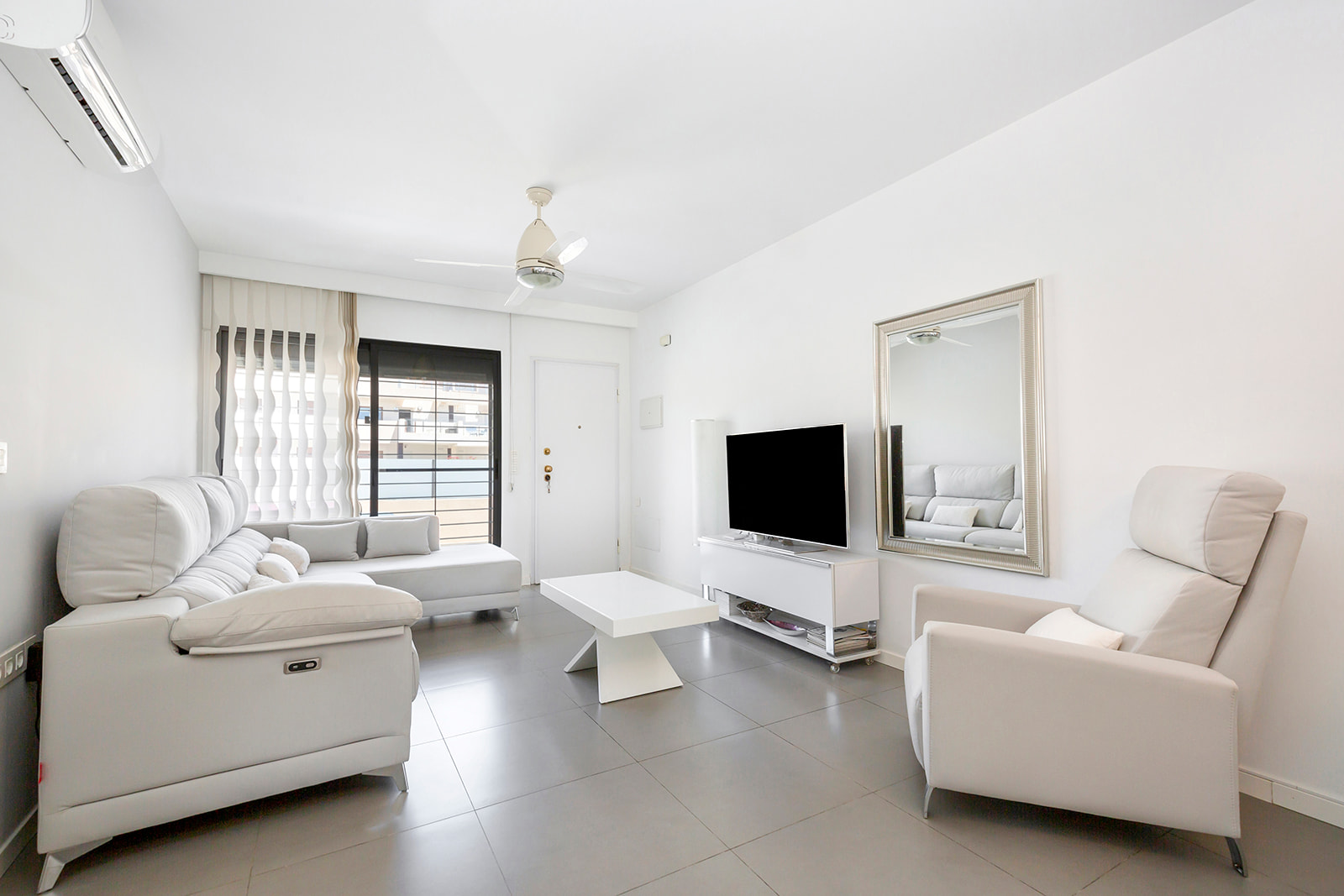 Appartamento a Torre de la Horadada, Alicante, Spagna 4 camere da letto, 120 mq. N° 99672