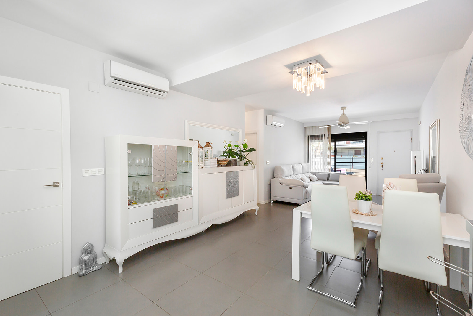 Appartamento a Torre de la Horadada, Alicante, Spagna 4 camere da letto, 120 mq. N° 99672
