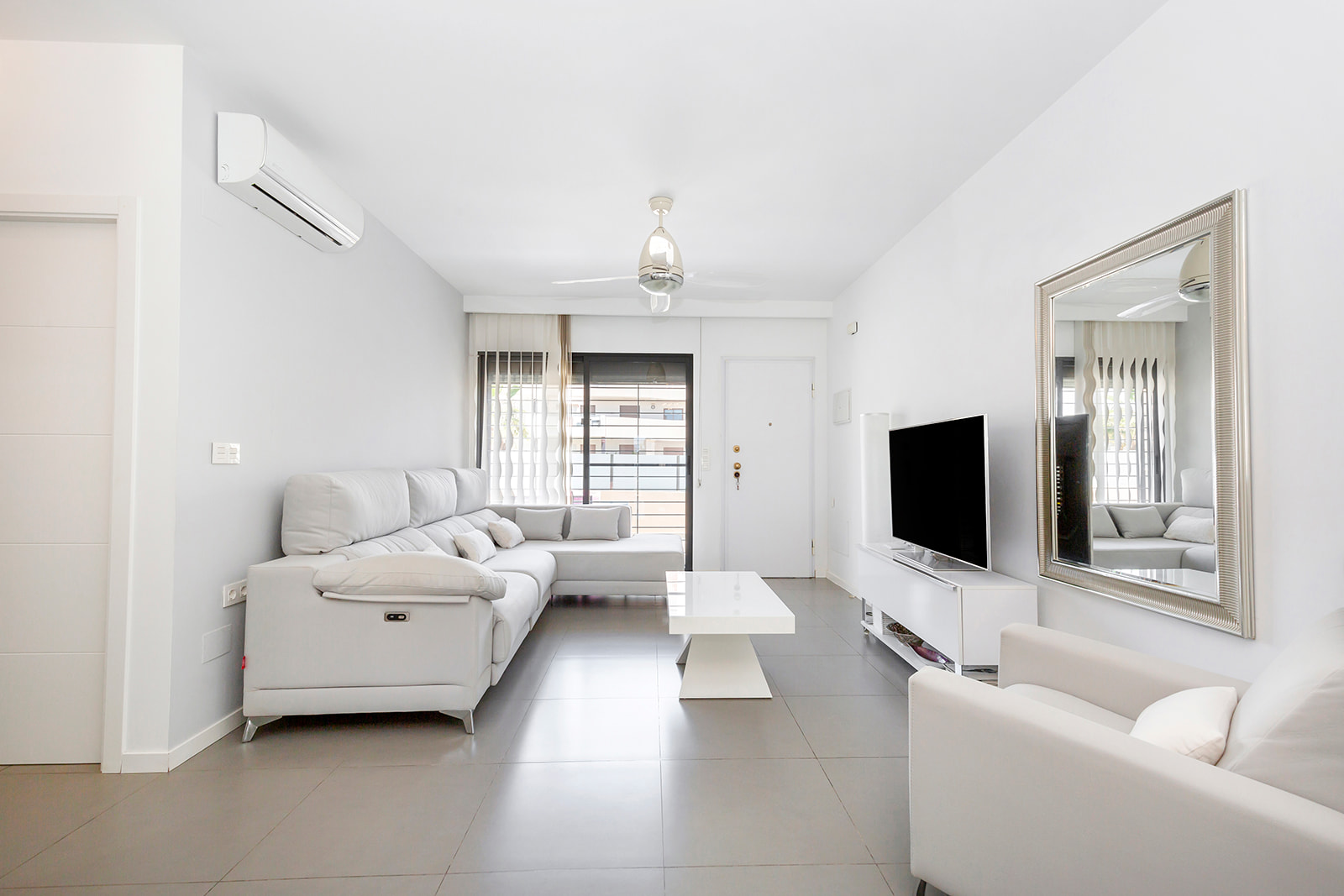 Appartamento a Torre de la Horadada, Alicante, Spagna 4 camere da letto, 120 mq. N° 99672
