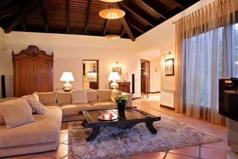 Casa in vendita Benahavis, Malaga, Spagna 4 camere da letto, 320 mq. N° 22421 - foto 8