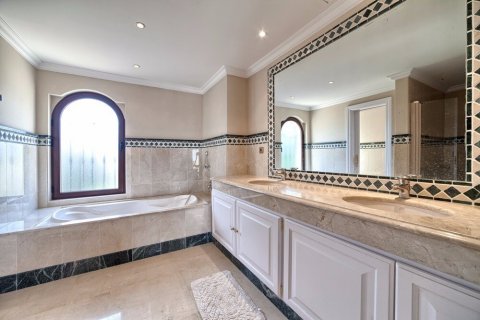 Продажа дома Бенахавис, Малага, Испания 6 спален, 910м2 №22418 - фото 9