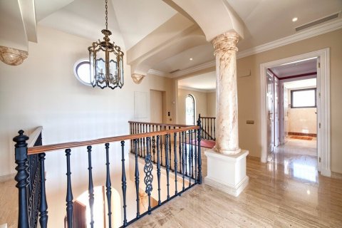 Продажа дома Бенахавис, Малага, Испания 6 спален, 910м2 №22418 - фото 7