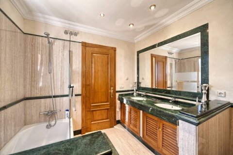 House zum Verkauf Benahavis, Malaga, Spanien 5 Schlafzimmer, 513 m2 Nr. 22419 - Foto 10