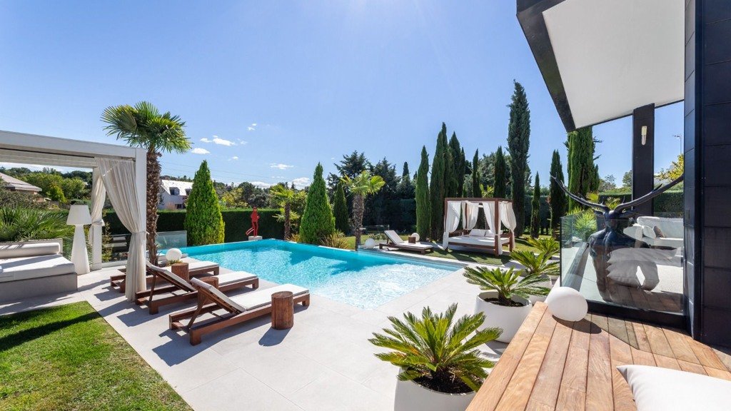 Villa i Boadilla del Monte, Madrid, Spanien 5 sovrum, 750 kvm. Nr. 106327