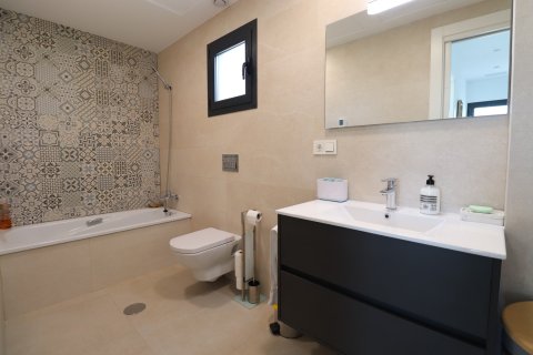 Townhouse for sale Benijofar, Alicante, Spain 4 bedrooms, 183 sq.m. No. 114952 - photo 9