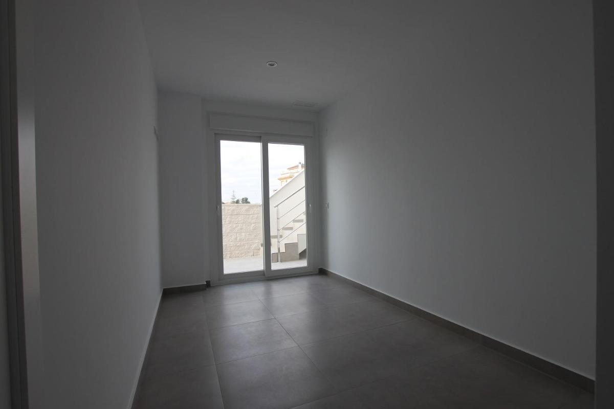 Villa a Los Montesinos, Alicante, Spagna 3 camere da letto, 85 mq. N° 113088