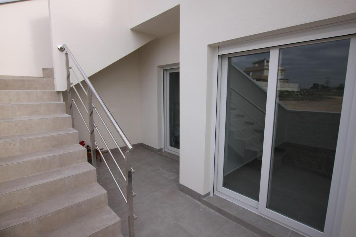 Villa a Los Montesinos, Alicante, Spagna 3 camere da letto, 85 mq. N° 113088