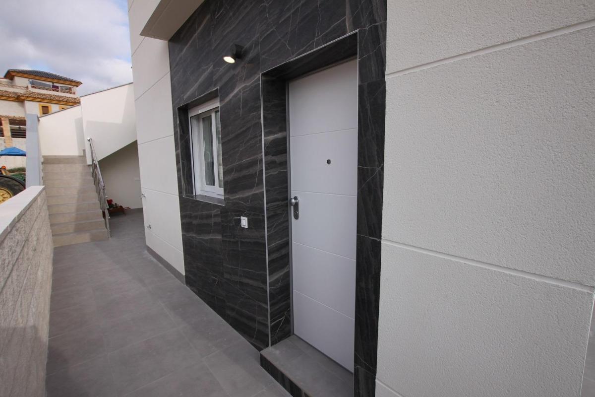 Villa a Los Montesinos, Alicante, Spagna 3 camere da letto, 85 mq. N° 113088