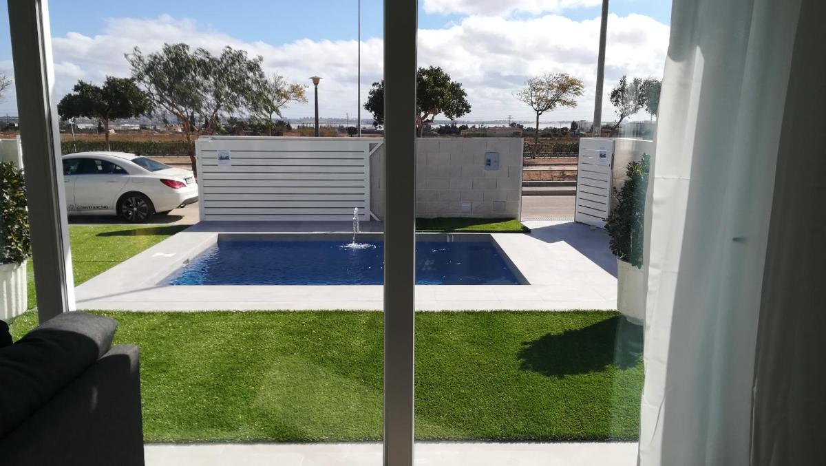 Villa a Los Montesinos, Alicante, Spagna 3 camere da letto, 85 mq. N° 113088
