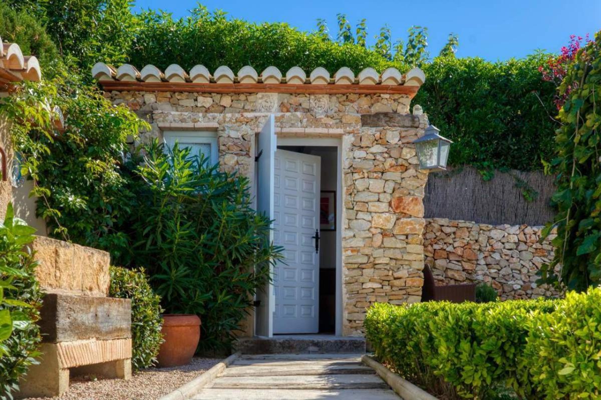 Villa in Javea, Alicante, Spain 5 bedrooms, 230 sq.m. No. 113092