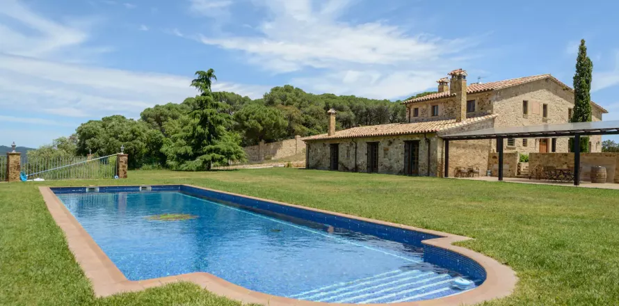 House Platja D'aro, Girona, Spain 5 bedrooms, 400 sq.m. No. 90875