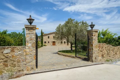House for sale Platja D'aro, Girona, Spain 5 bedrooms, 400 sq.m. No. 90875 - photo 3