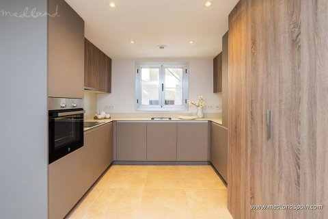 Apartment for sale Estepona, Malaga, Spain 2 bedrooms, 83 sq.m. No. 104738 - photo 10