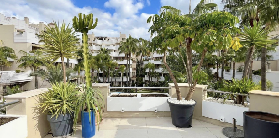 Huoneisto Marbella, Malaga, Espanja 3 makuuhuonetta, 148 m2 No. 109743