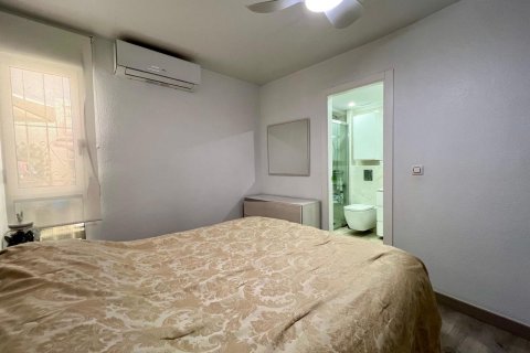 Apartment for sale Torrevieja, Alicante, Spain 4 bedrooms, 115 sq.m. No. 115957 - photo 5