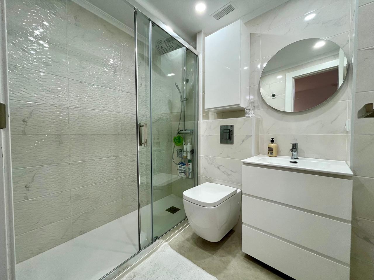 Apartment à Torrevieja, Alicante, Espagne 4 chambres, 115 m2 No. 115957