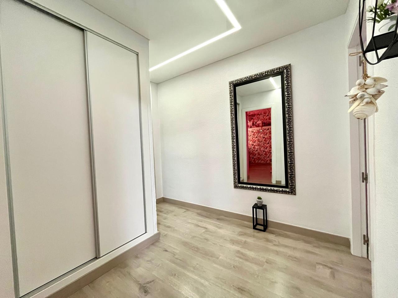 Apartment à Torrevieja, Alicante, Espagne 4 chambres, 115 m2 No. 115957