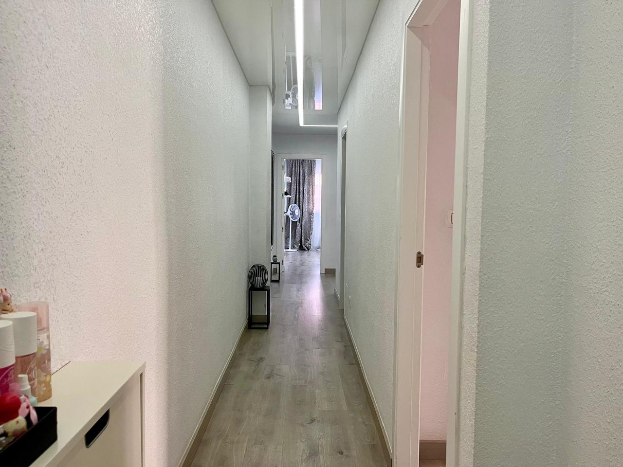 Apartment à Torrevieja, Alicante, Espagne 4 chambres, 115 m2 No. 115957