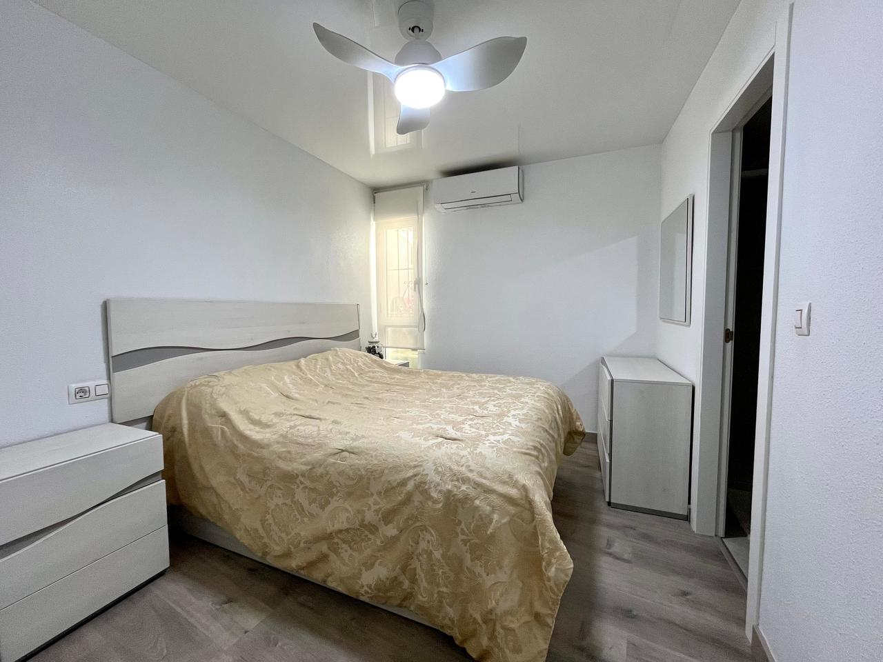 Apartment à Torrevieja, Alicante, Espagne 4 chambres, 115 m2 No. 115957