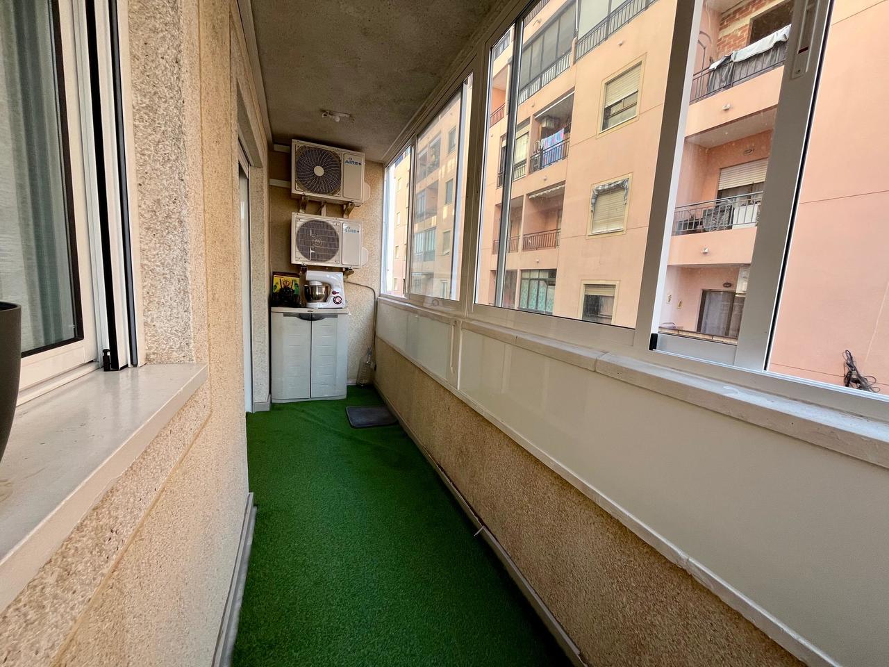 Apartment à Torrevieja, Alicante, Espagne 4 chambres, 115 m2 No. 115957