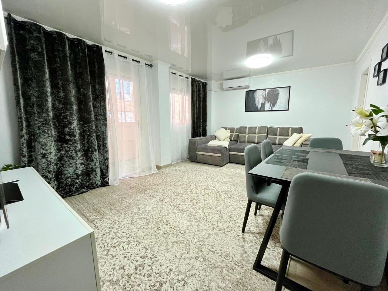 Apartment à Torrevieja, Alicante, Espagne 4 chambres, 115 m2 No. 115957