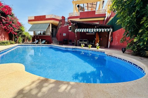 Villa till salu Ciudad Quesada, Alicante, Spanien 4 sovrum, 212 kvm. Nr. 115960 - foto 1