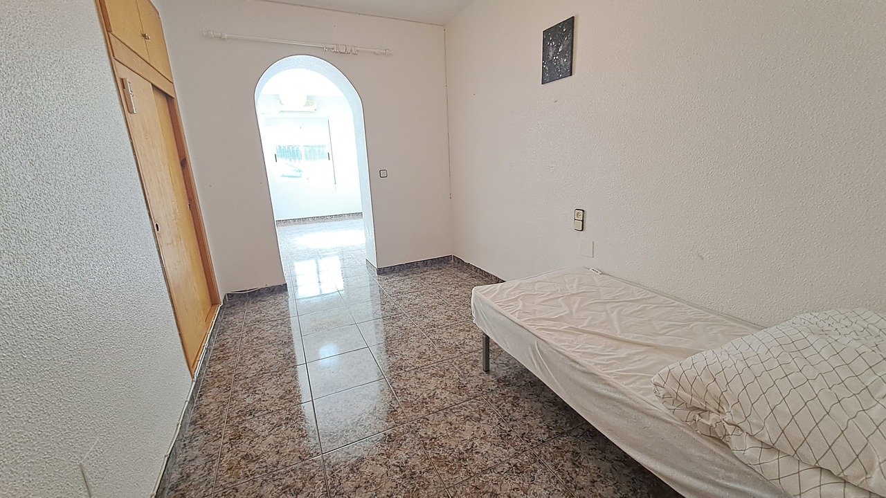 Villa in Villamartin, Alicante, Spanien 5 Schlafzimmer, 200 m2 Nr. 115952