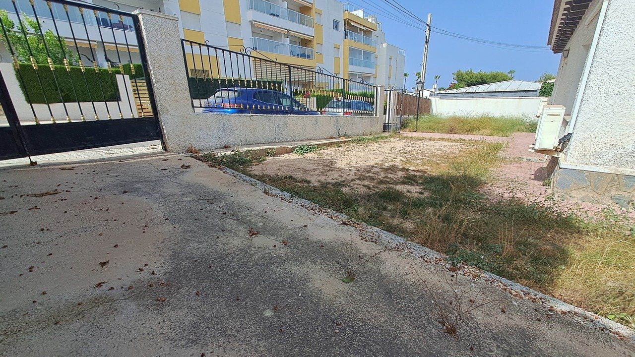 Villa in Villamartin, Alicante, Spanien 5 Schlafzimmer, 200 m2 Nr. 115952