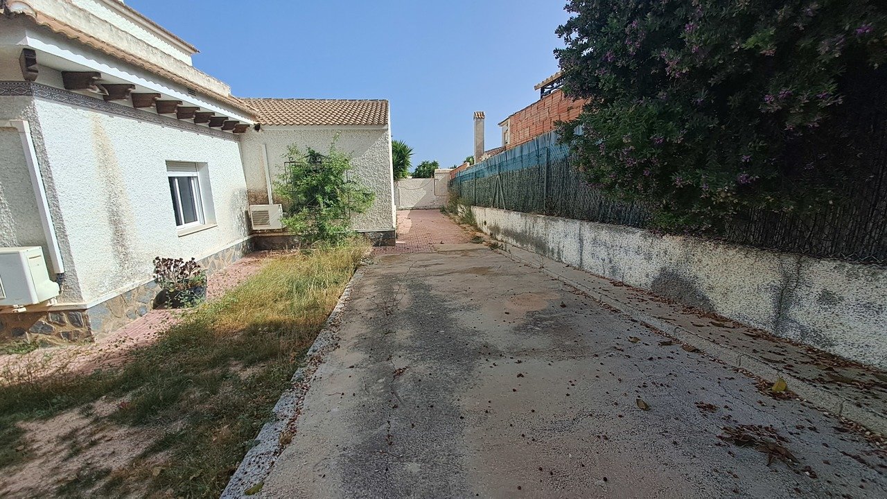 Villa in Villamartin, Alicante, Spanien 5 Schlafzimmer, 200 m2 Nr. 115952