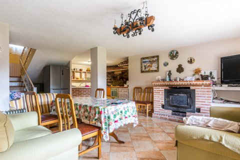 Villa à vendre Valdemorillo, Madrid, Espagne, 6 chambres, 380 m2 No. 106784 - photo 5