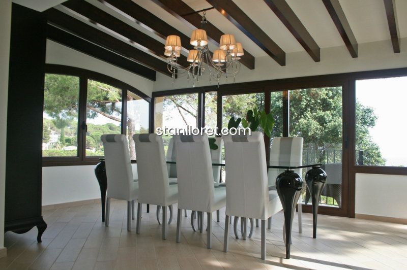 Villa en Lloret de Mar, Gerona, España 4 dormitorios, 300 m2 No. 104035
