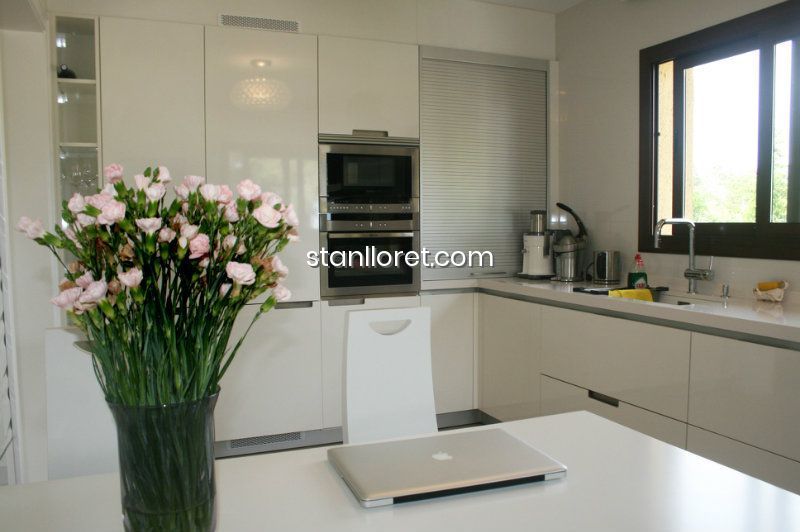 Villa en Lloret de Mar, Gerona, España 4 dormitorios, 300 m2 No. 104035