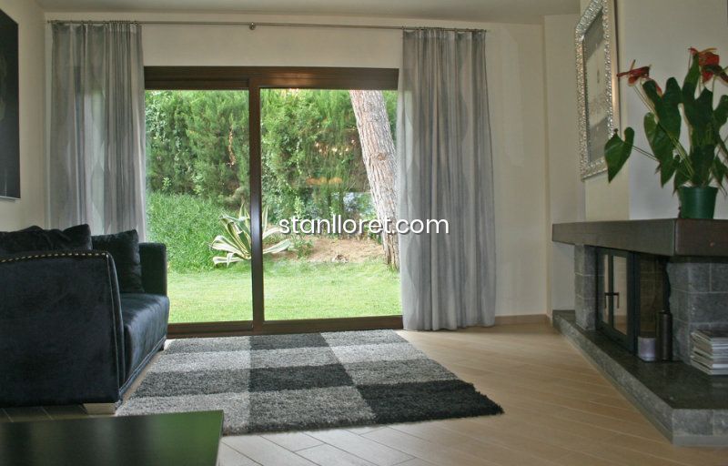 Villa en Lloret de Mar, Gerona, España 4 dormitorios, 300 m2 No. 104035