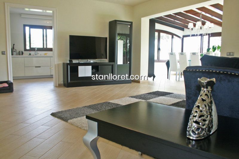 Villa en Lloret de Mar, Gerona, España 4 dormitorios, 300 m2 No. 104035