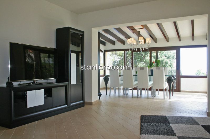 Villa en Lloret de Mar, Gerona, España 4 dormitorios, 300 m2 No. 104035