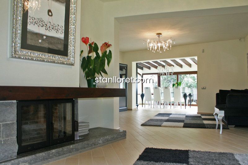 Villa en Lloret de Mar, Gerona, España 4 dormitorios, 300 m2 No. 104035