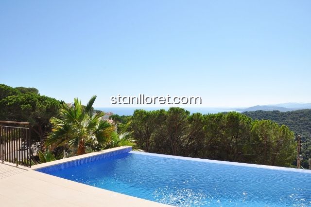 Villa en Lloret de Mar, Gerona, España 4 dormitorios, 211 m2 No. 104034