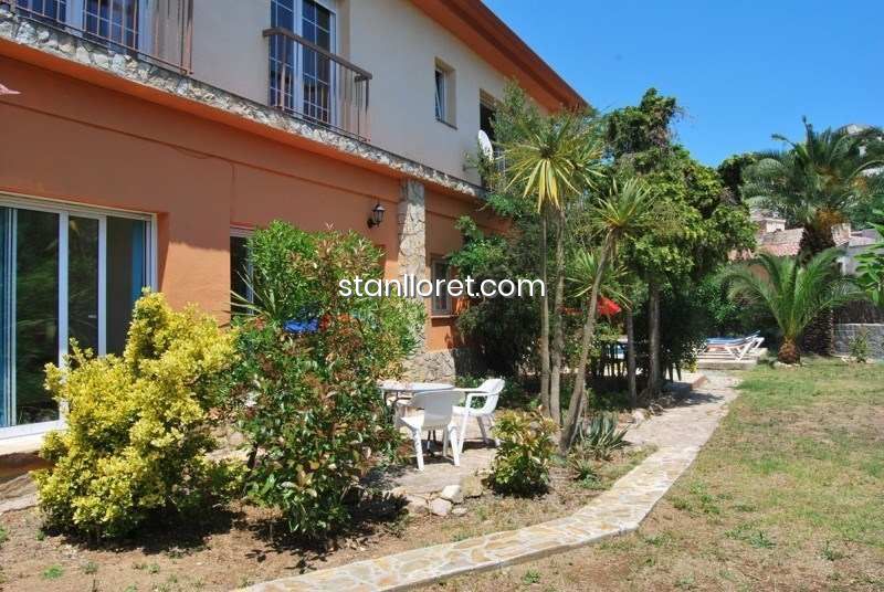 Villa in Lloret de Mar, Girona, Spanien 8 Schlafzimmer, 300 m2 Nr. 104033