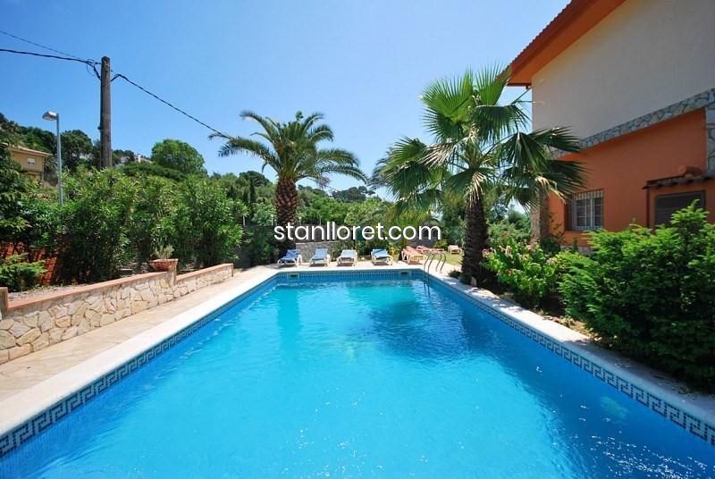 Villa in Lloret de Mar, Girona, Spanien 8 Schlafzimmer, 300 m2 Nr. 104033