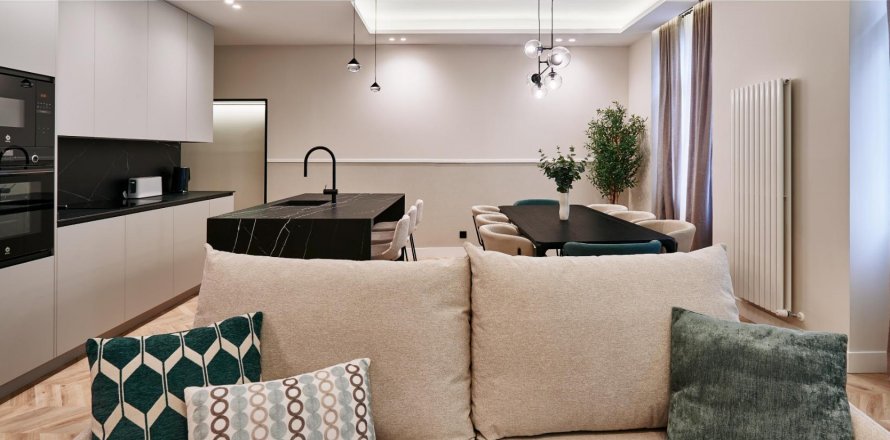 Appartamento Madrid, Spagna 3 camere da letto, 213 mq. N° 109330