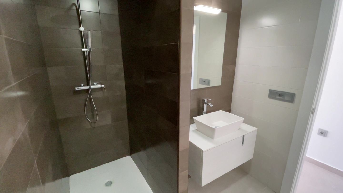 Villa a Daya Nueva, Alicante, Spagna 3 camere da letto, 140 mq. N° 94063