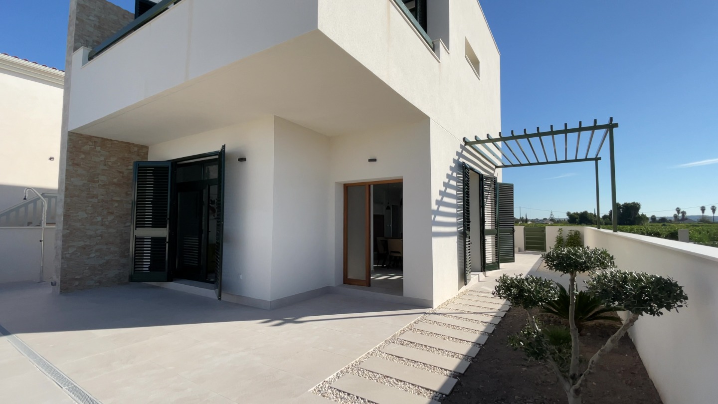 Villa a Daya Nueva, Alicante, Spagna 3 camere da letto, 140 mq. N° 94063