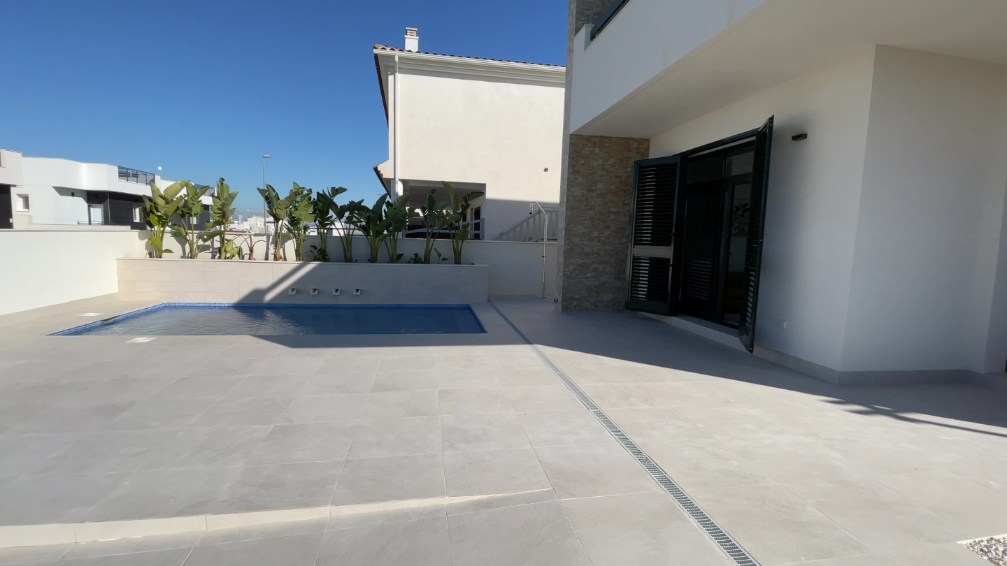 Villa a Daya Nueva, Alicante, Spagna 3 camere da letto, 140 mq. N° 94063