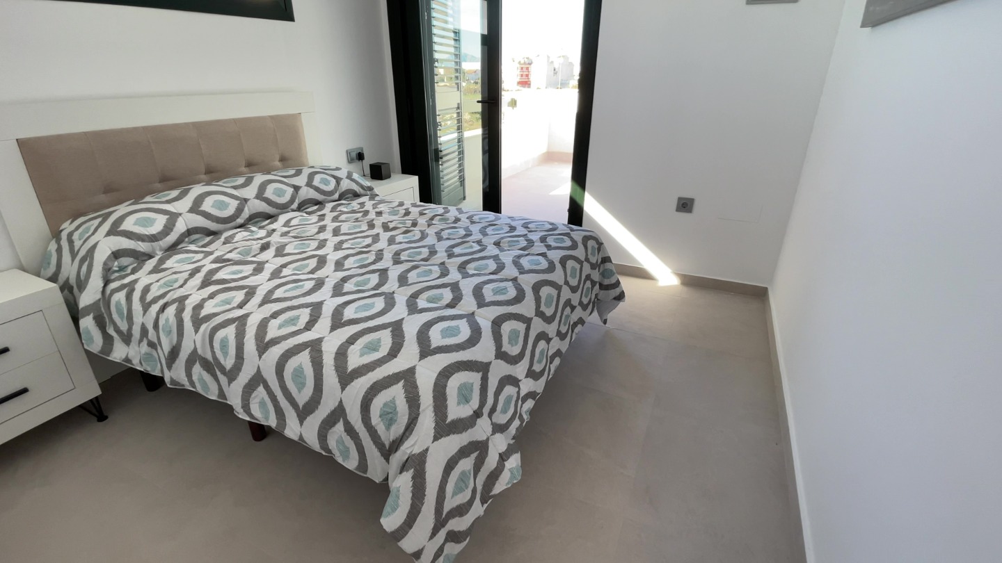 Villa a Daya Nueva, Alicante, Spagna 3 camere da letto, 140 mq. N° 94063