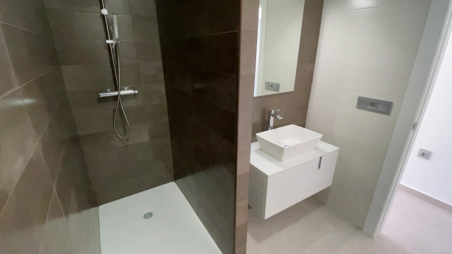 Villa a Daya Nueva, Alicante, Spagna 3 camere da letto, 140 mq. N° 94063