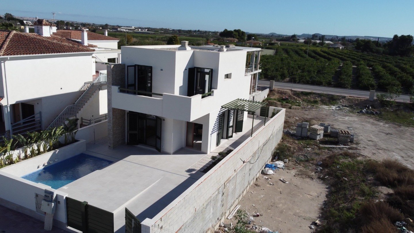 Villa a Daya Nueva, Alicante, Spagna 3 camere da letto, 140 mq. N° 94063